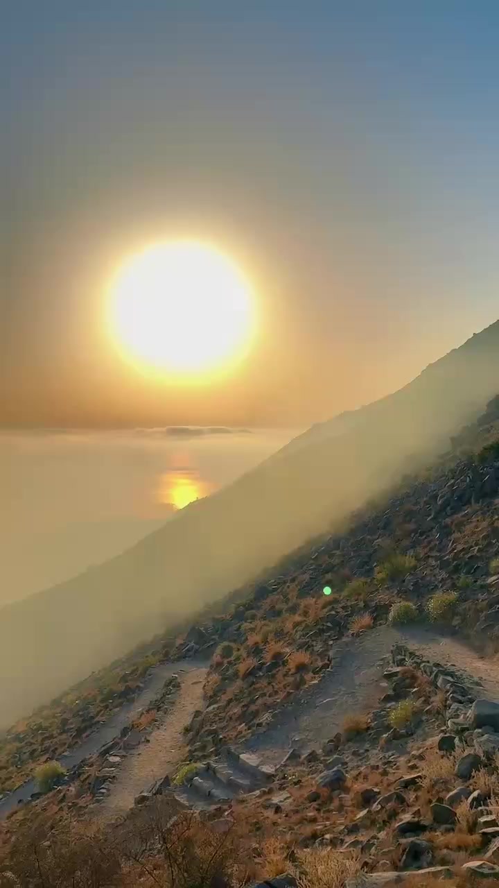 Al Rabi Hiking Trail in Khor Fakkan