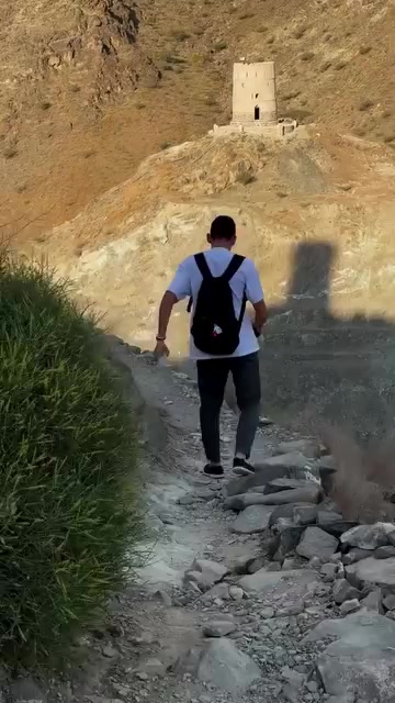 Heart Beach Khorfakkan — A Hidden Beach Between the Mountains